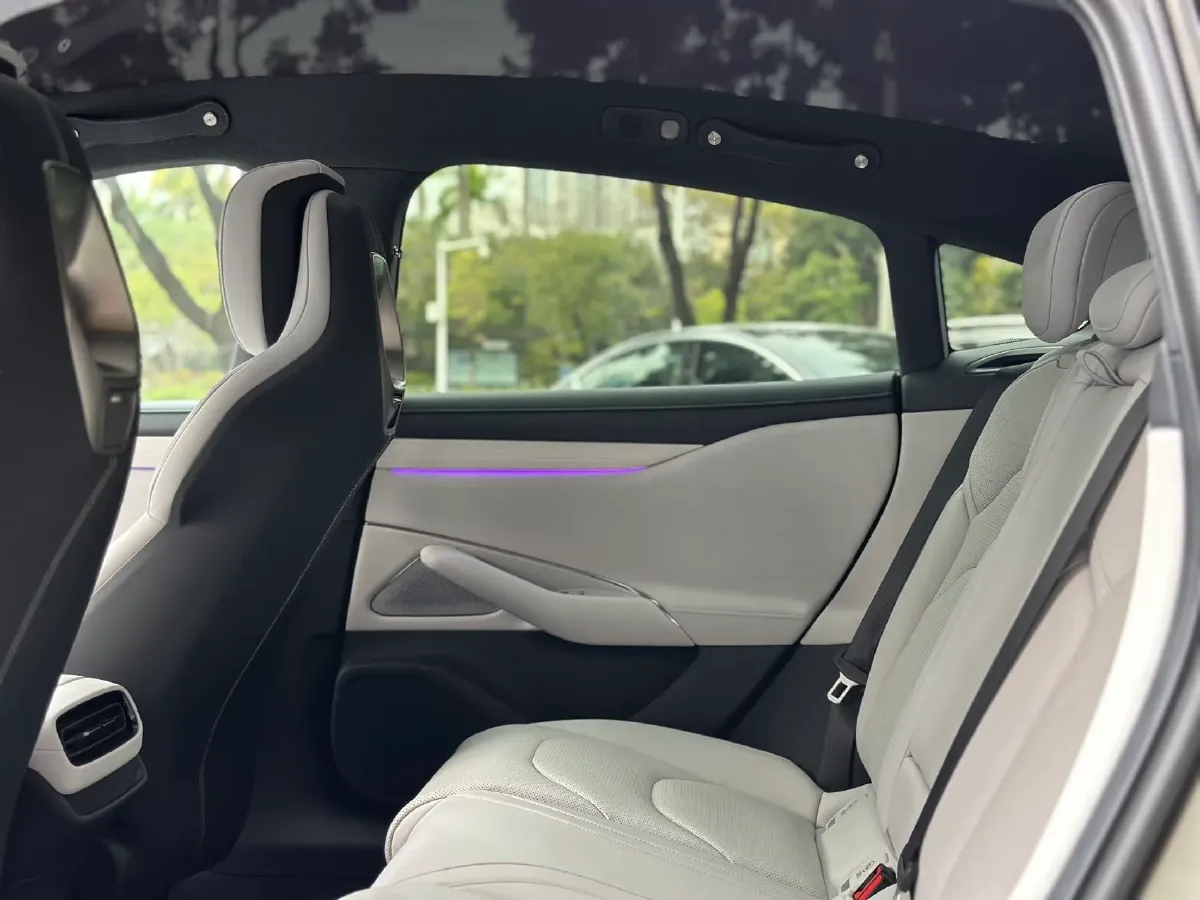 2024 MI SU7 BEV 73.6KWH,autocango,china used car exporter,china ev exporter,chinese used car exporter,chinese used ev exporter