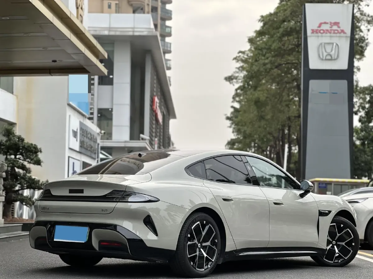 2024 MI SU7 BEV 73.6KWH,autocango,china used car exporter,china ev exporter,chinese used car exporter,chinese used ev exporter