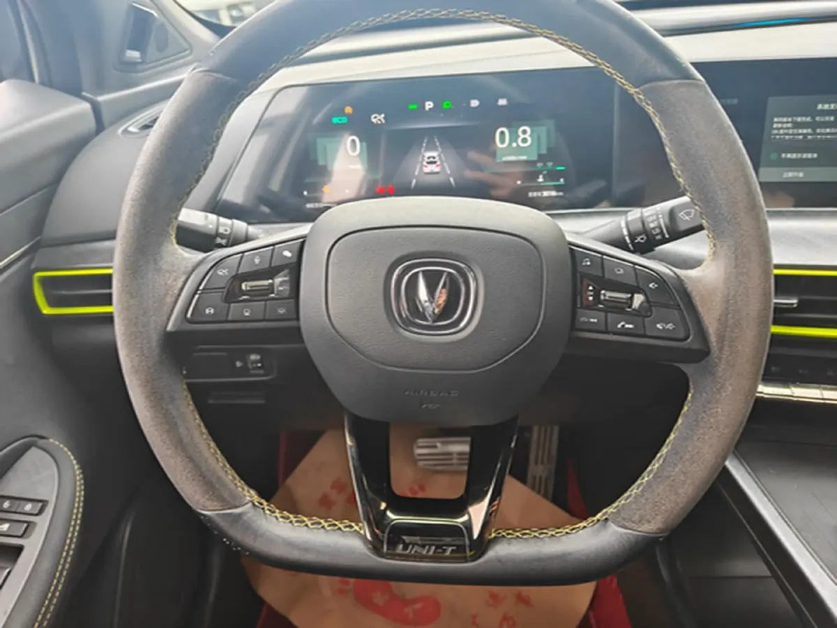 2022 ChangAn UNI-T 1.5T 188HP L4 7DCT,autocango,china used car exporter,china ev exporter,chinese used car exporter,chinese used ev exporter