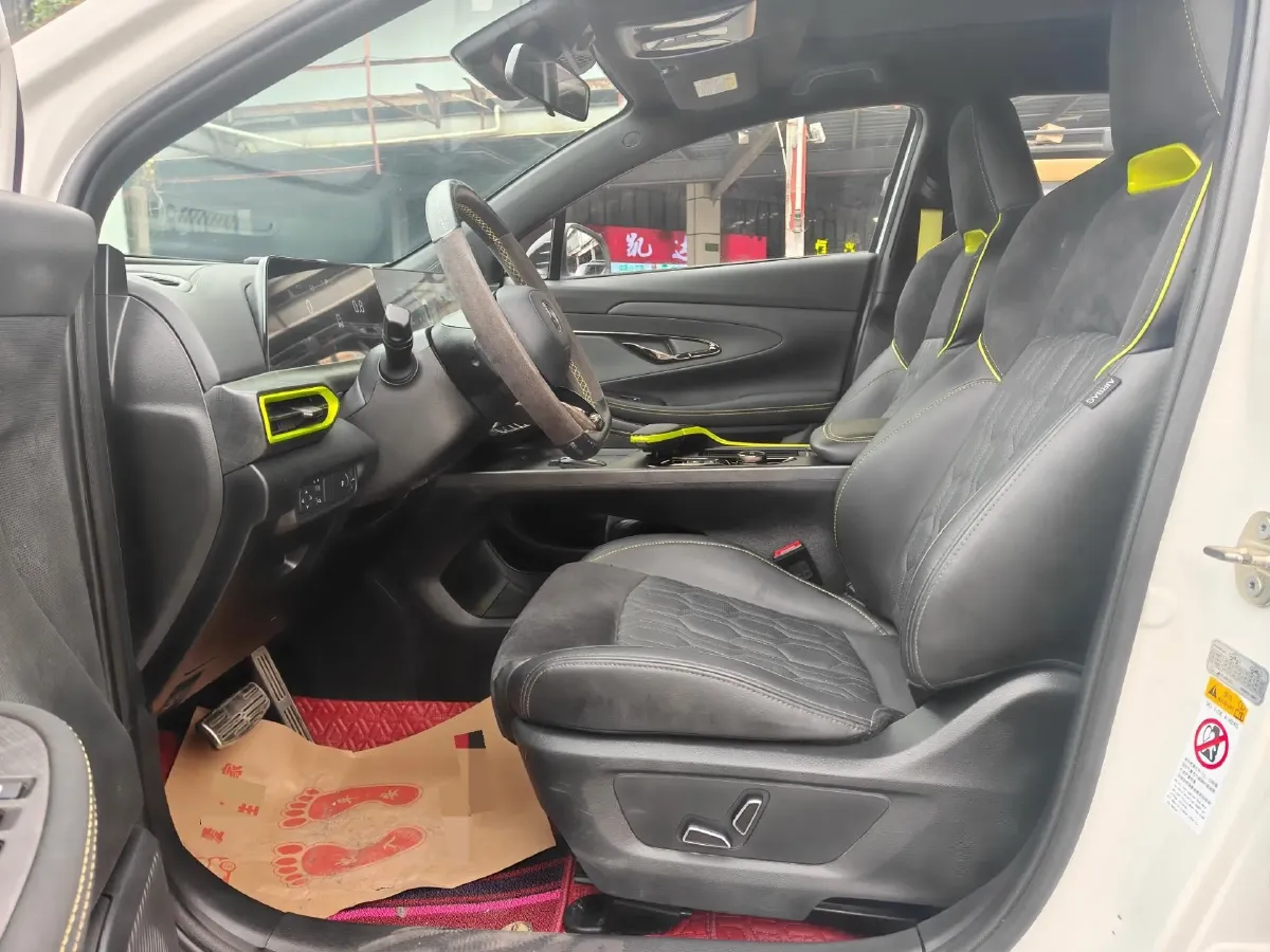 2022 ChangAn UNI-T 1.5T 188HP L4 7DCT,autocango,china used car exporter,china ev exporter,chinese used car exporter,chinese used ev exporter