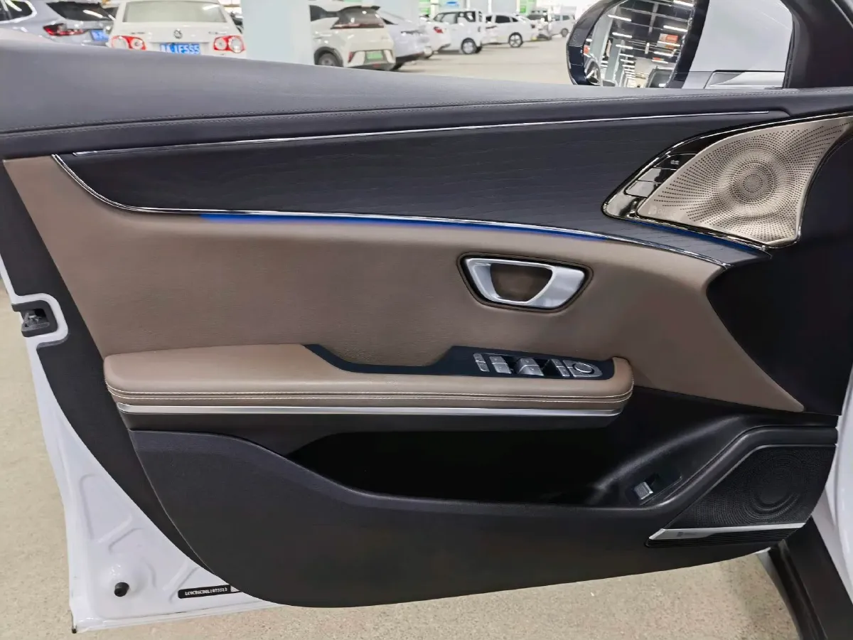 2020 Lincoln MKZ 2.0T 196HP L4 6AT,autocango,china used car exporter,china ev exporter,chinese used car exporter,chinese used ev exporter