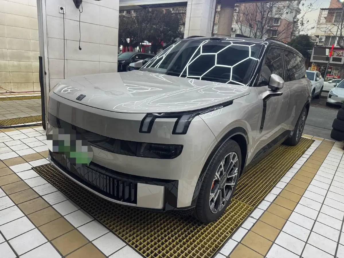 2025 LYNK&CO 900 1.5T 190HP L4 3DHT PHEV