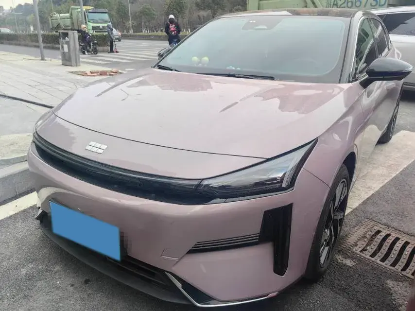 2024 Geely Galaxy L6 1.5T 163HP L4 3DHT PHEV