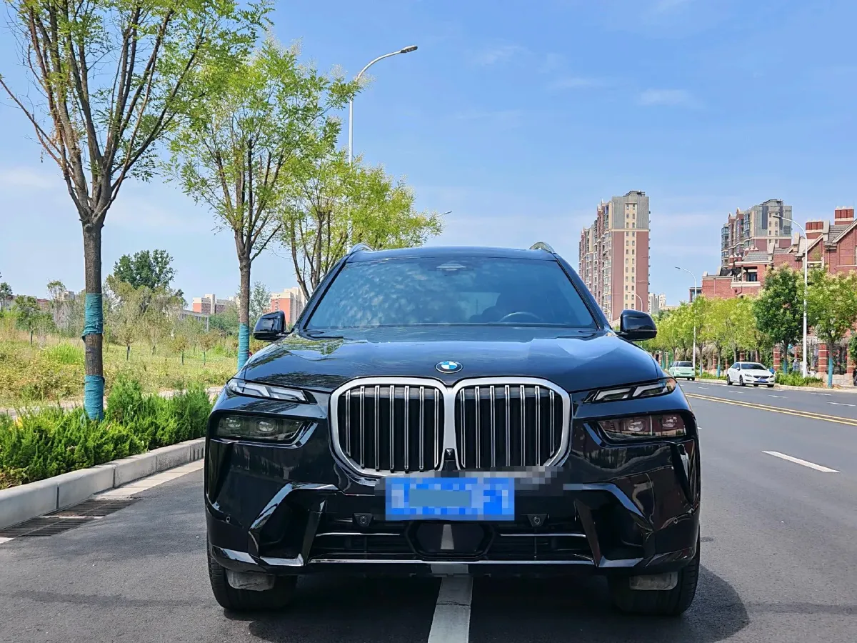 2023 BMW X7 3.0T 381HP L6 8AT,autocango,china used car exporter,china ev exporter,chinese used car exporter,chinese used ev exporter