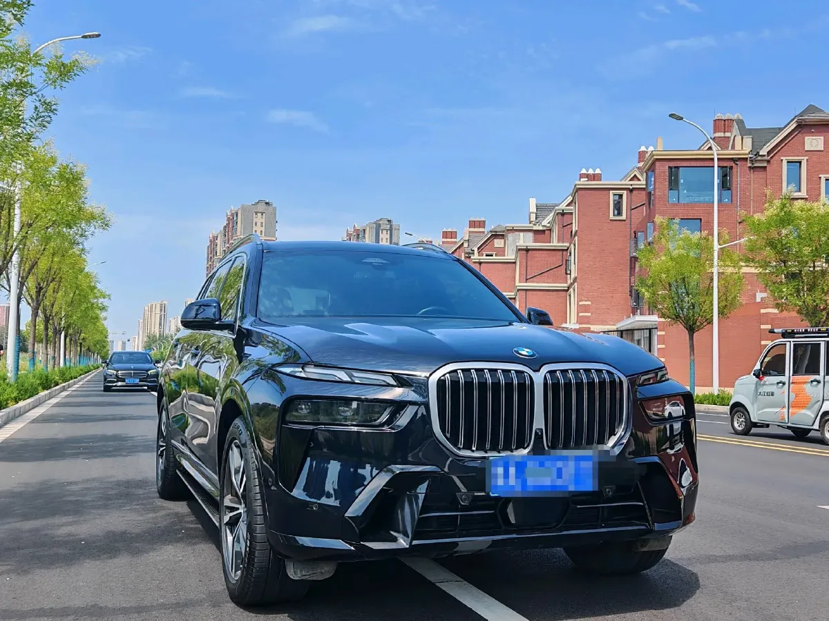 2023 BMW X7 3.0T 381HP L6 8AT,autocango,china used car exporter,china ev exporter,chinese used car exporter,chinese used ev exporter