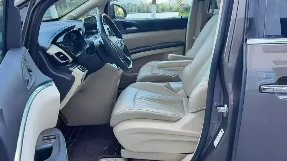 2022 Buick GL8 2.0T 237HP L4 9AT,autocango,china used car exporter,china ev exporter,chinese used car exporter,chinese used ev exporter