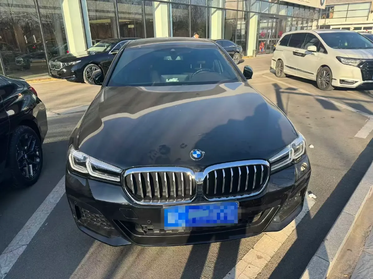 2022 BMW 5 Series 2.0T 252HP L4 8AT,autocango,china used car exporter,china ev exporter,chinese used car exporter,chinese used ev exporter