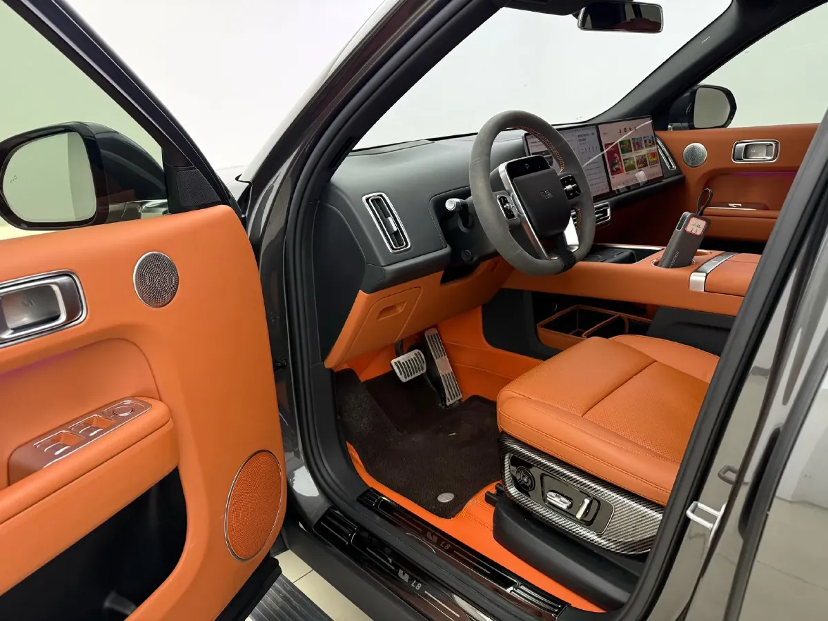 2024 Ford Bronco 2.3T 275HP L4 10AT,autocango,china used car exporter,china ev exporter,chinese used car exporter,chinese used ev exporter