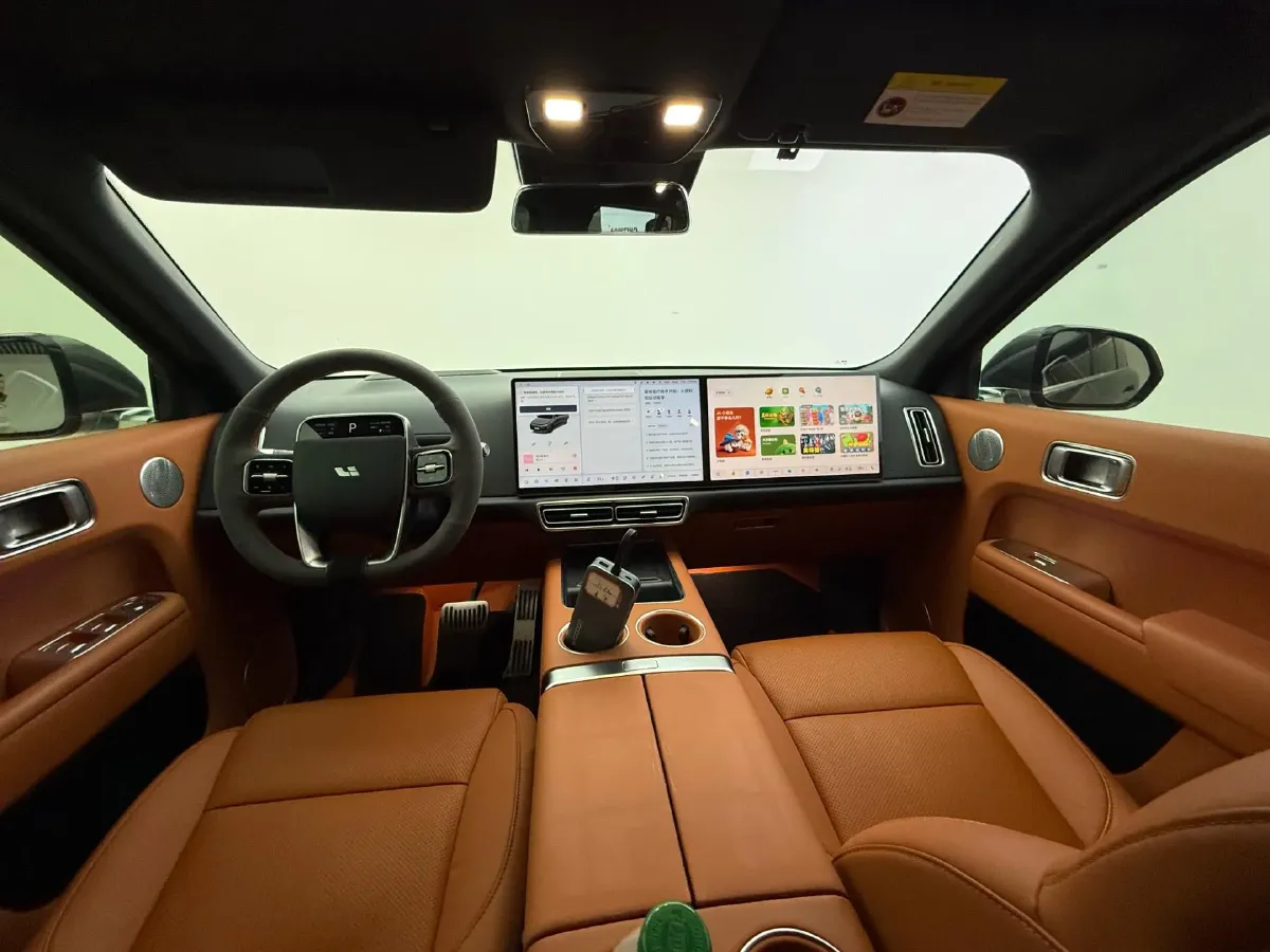 2024 Ford Bronco 2.3T 275HP L4 10AT,autocango,china used car exporter,china ev exporter,chinese used car exporter,chinese used ev exporter