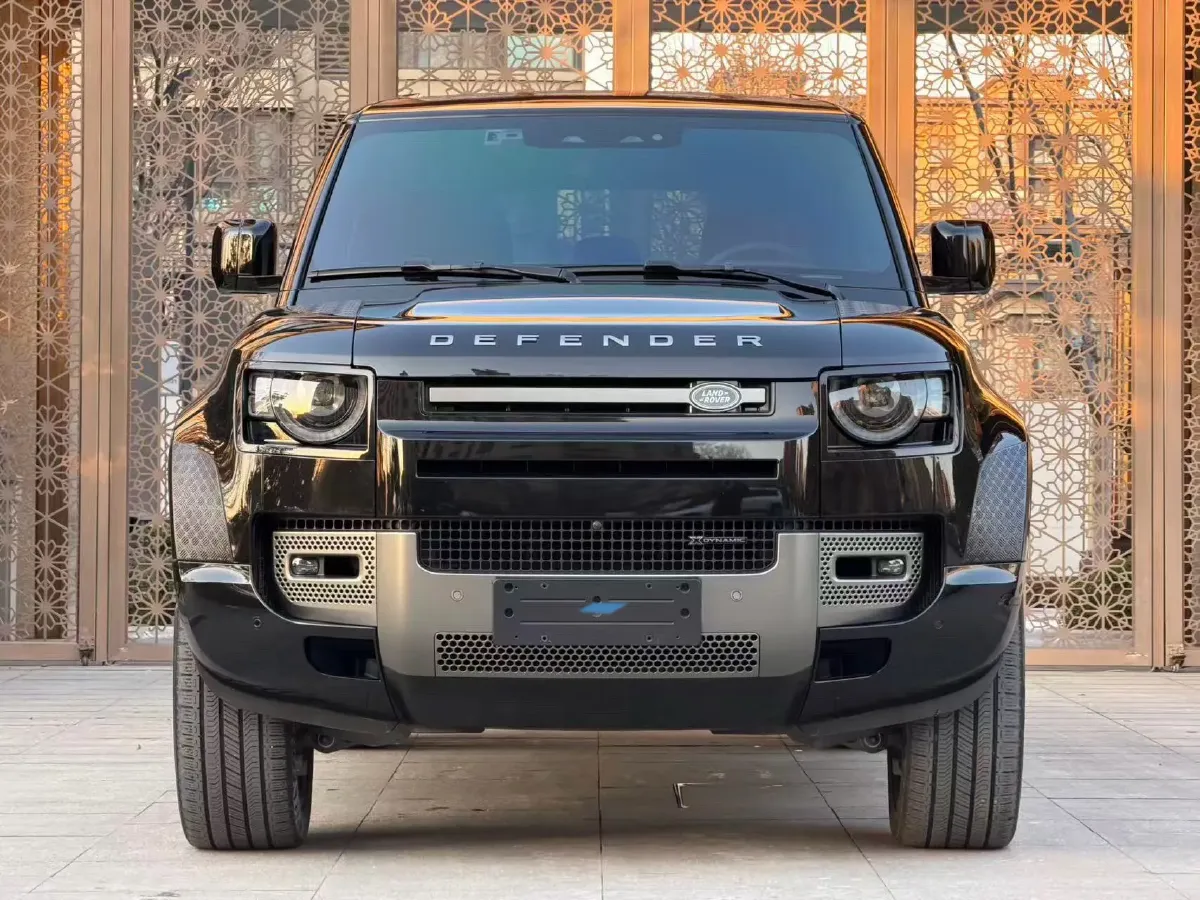 2023 Land Rover Defender 3.0T 400HP L6 8AT,autocango,china used car exporter,china ev exporter,chinese used car exporter,chinese used ev exporter
