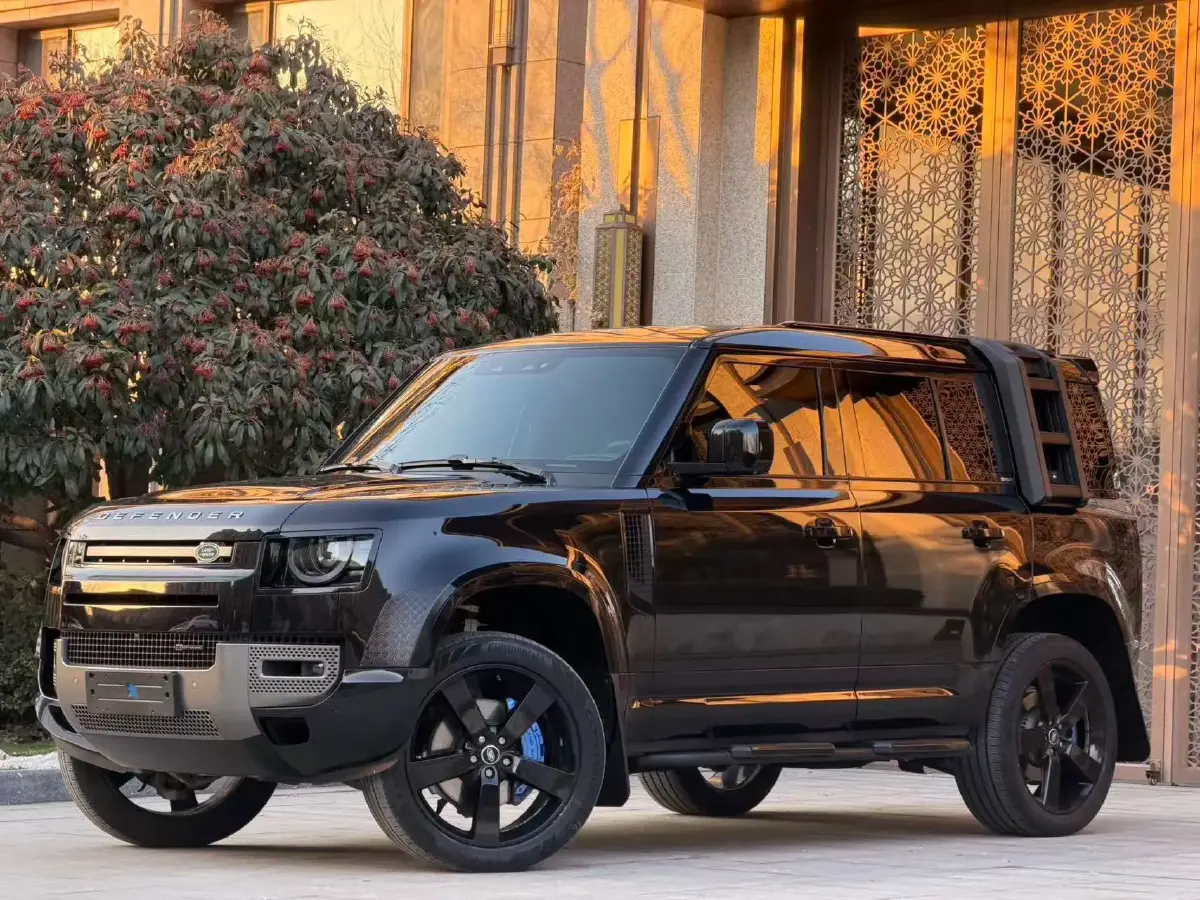 2023 Land Rover Defender 3.0T 400HP L6 8AT