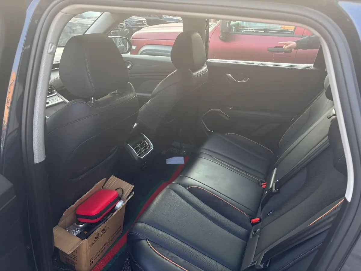 2022 WEY Latte 1.5T 156HP L4 2DHT PHEV 34KWH,autocango,china used car exporter,china ev exporter,chinese used car exporter,chinese used ev exporter