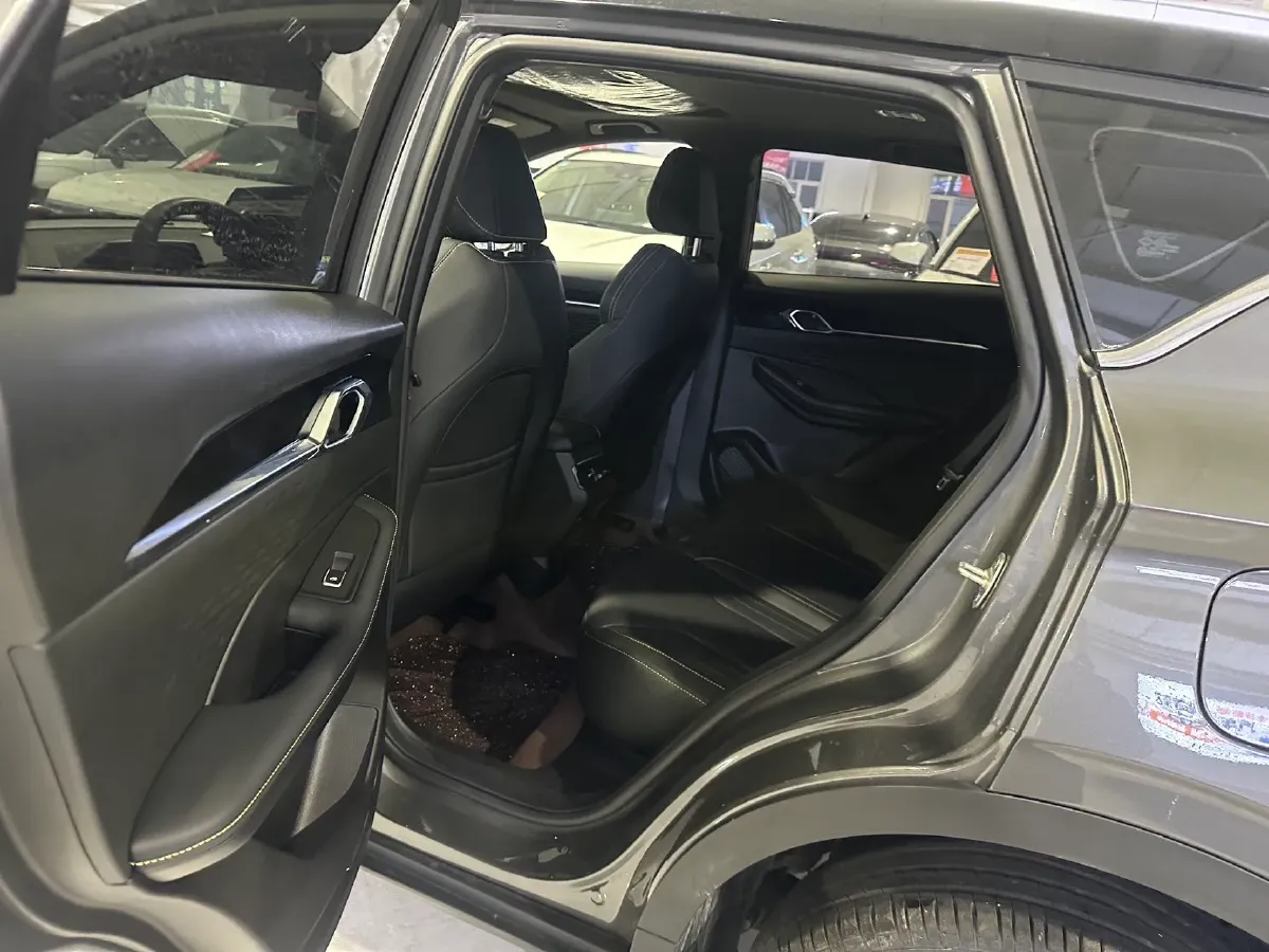 2025 Geely Coolray 1.5T 181HP L4 7DCT,autocango,china used car exporter,china ev exporter,chinese used car exporter,chinese used ev exporter