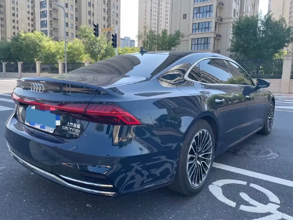 2022 Audi A7L 2.0T 245HP L4 7DCT,autocango,china used car exporter,china ev exporter,chinese used car exporter,chinese used ev exporter