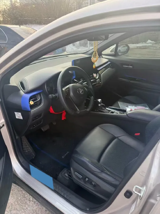 2020 Toyota C-HR 2.0L 171HP L4 CVT,autocango,china used car exporter,china ev exporter,chinese used car exporter,chinese used ev exporter