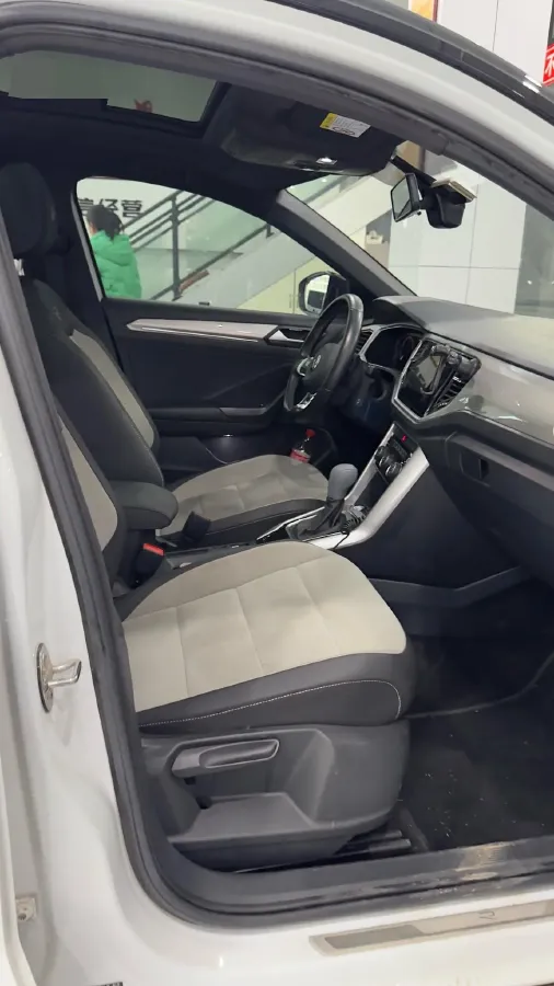 2021 Volkswagen T-Roc 1.4T 150HP L4 7DCT,autocango,china used car exporter,china ev exporter,chinese used car exporter,chinese used ev exporter