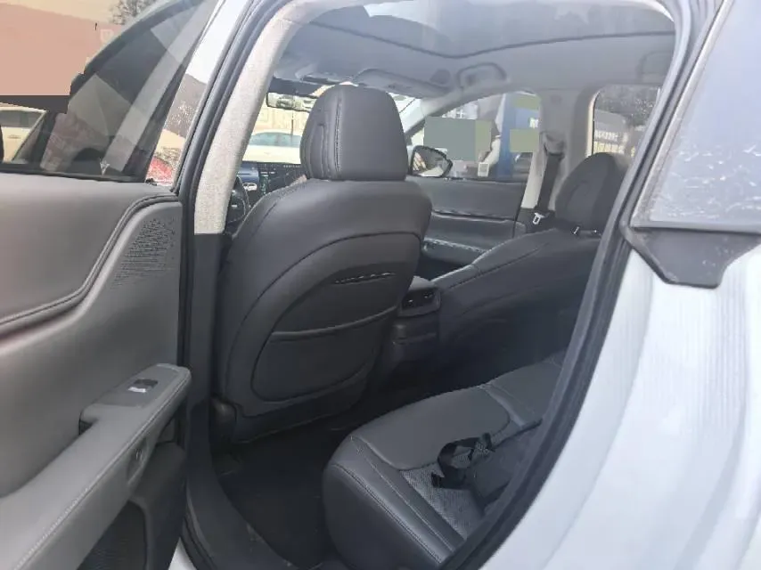 2025 Xpeng G6 BEV 68.5KWH,autocango,china used car exporter,china ev exporter,chinese used car exporter,chinese used ev exporter