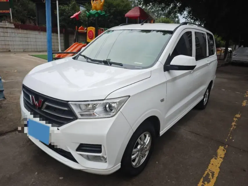 2018 WuLing HongGuang 1.5L 105HP L4 5MT,autocango,china used car exporter,china ev exporter,chinese used car exporter,chinese used ev exporter