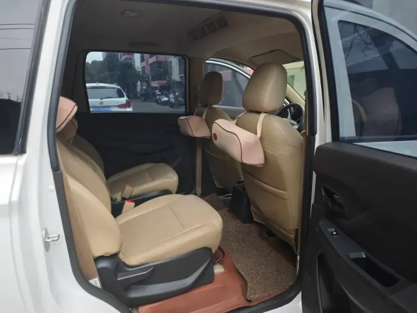 2018 WuLing HongGuang 1.5L 105HP L4 5MT,autocango,china used car exporter,china ev exporter,chinese used car exporter,chinese used ev exporter