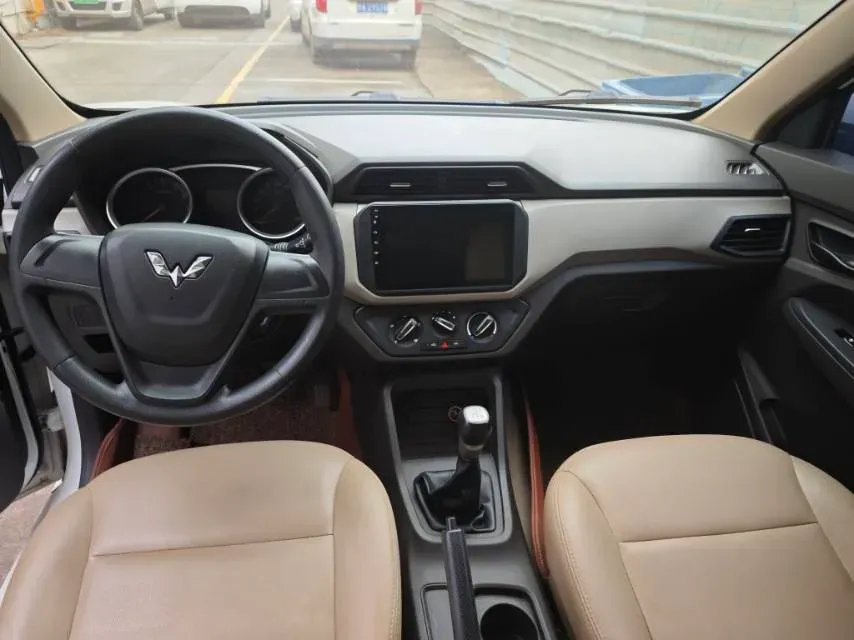 2018 WuLing HongGuang 1.5L 105HP L4 5MT,autocango,china used car exporter,china ev exporter,chinese used car exporter,chinese used ev exporter