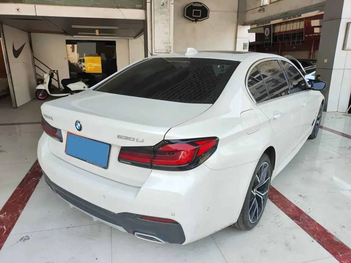 2022 BMW 5 Series 2.0T 252HP L4 8AT,autocango,china used car exporter,china ev exporter,chinese used car exporter,chinese used ev exporter