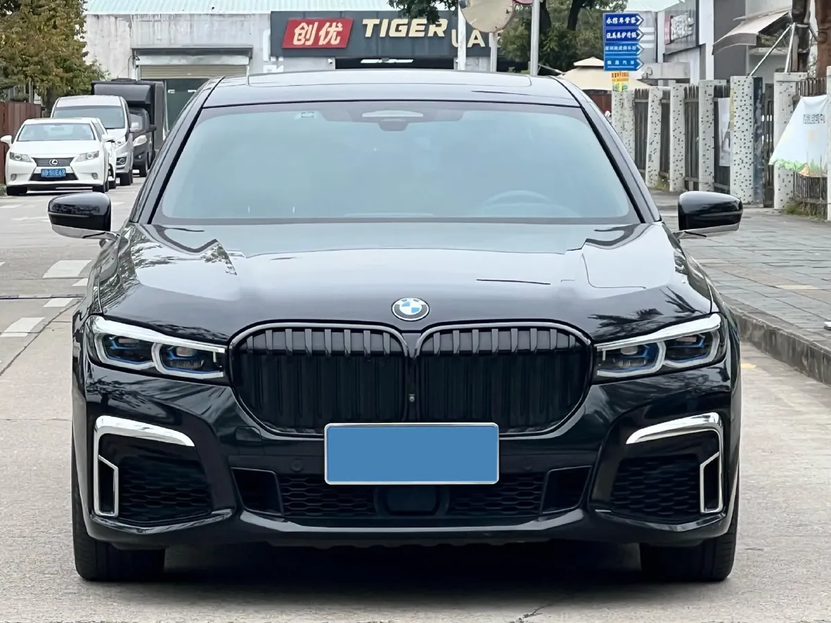2019 BMW 7 Series 3.0T 340HP L6 8AT,autocango,china used car exporter,china ev exporter,chinese used car exporter,chinese used ev exporter