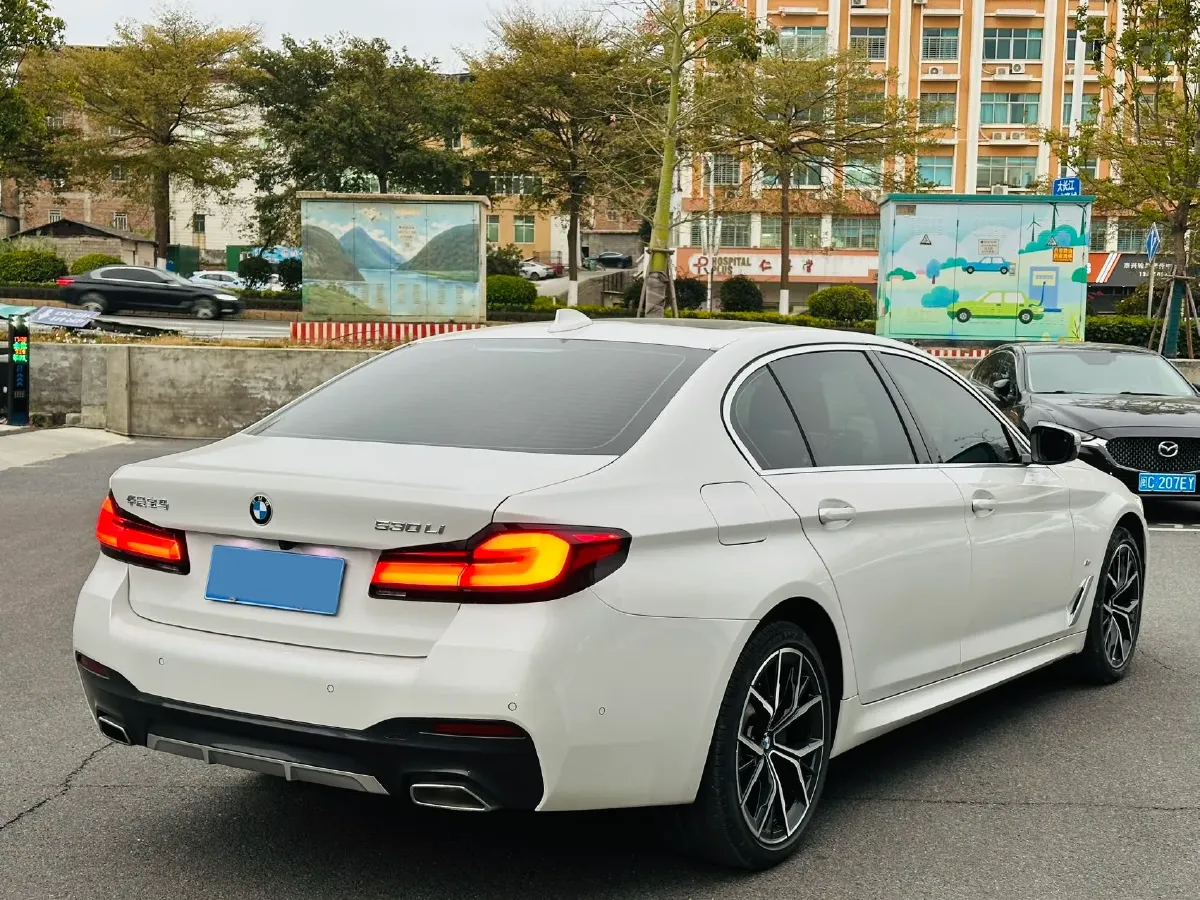 2023 BMW 5 Series 2.0T 245HP L4 8AT,autocango,china used car exporter,china ev exporter,chinese used car exporter,chinese used ev exporter