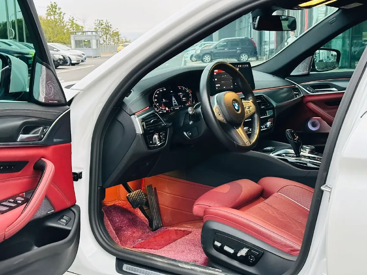 2023 BMW 5 Series 2.0T 245HP L4 8AT,autocango,china used car exporter,china ev exporter,chinese used car exporter,chinese used ev exporter