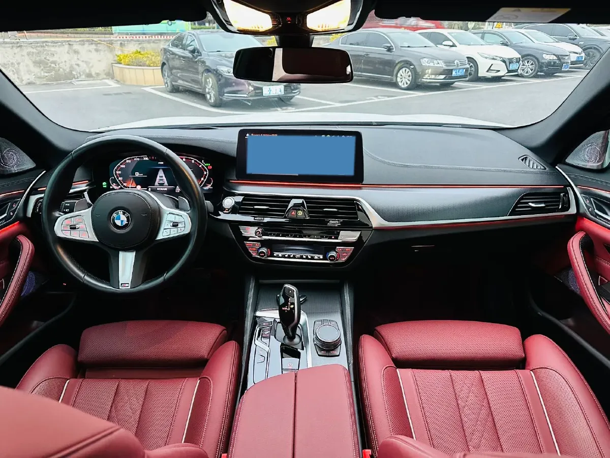 2023 BMW 5 Series 2.0T 245HP L4 8AT,autocango,china used car exporter,china ev exporter,chinese used car exporter,chinese used ev exporter