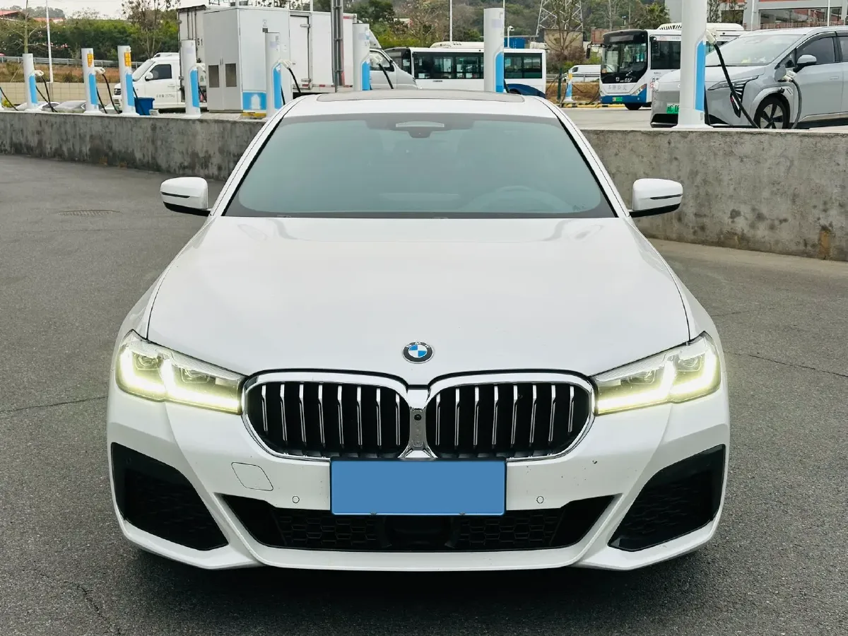 2023 BMW 5 Series 2.0T 245HP L4 8AT,autocango,china used car exporter,china ev exporter,chinese used car exporter,chinese used ev exporter