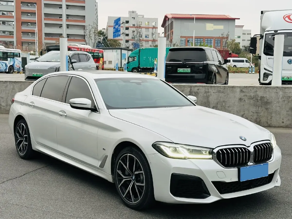 2023 BMW 5 Series 2.0T 245HP L4 8AT,autocango,china used car exporter,china ev exporter,chinese used car exporter,chinese used ev exporter