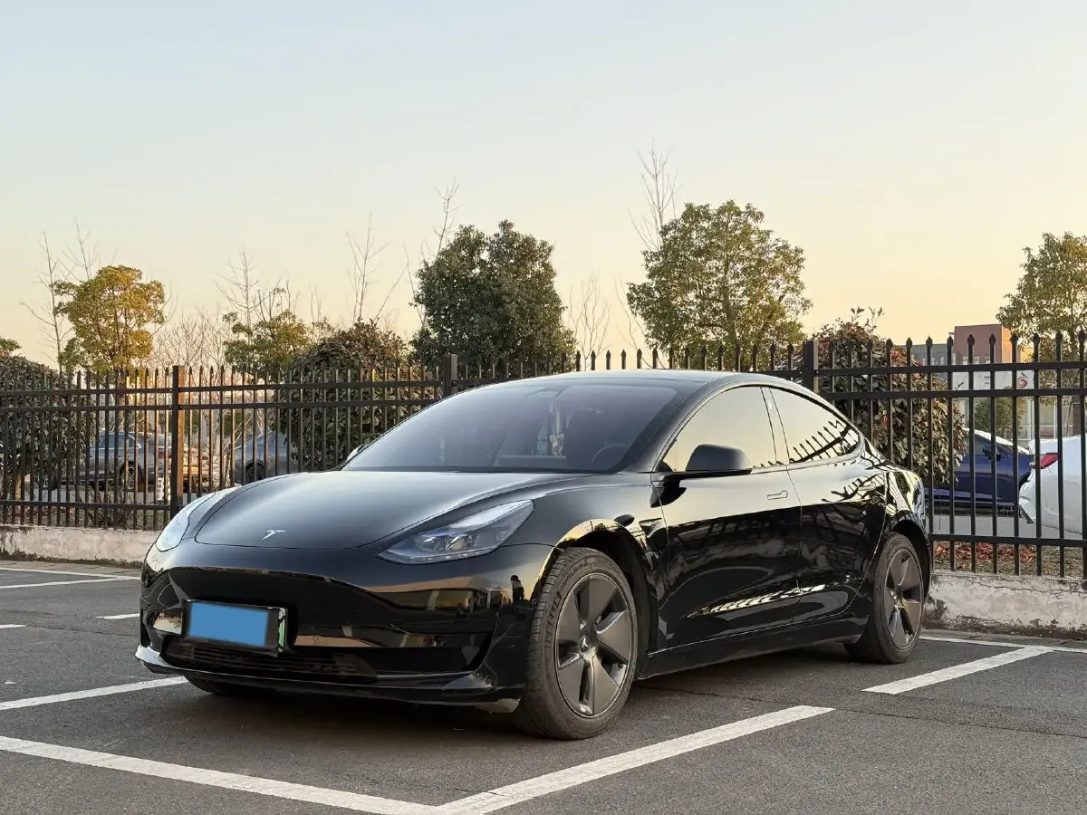 2022 Tesla Model 3 BEV 60KWH
