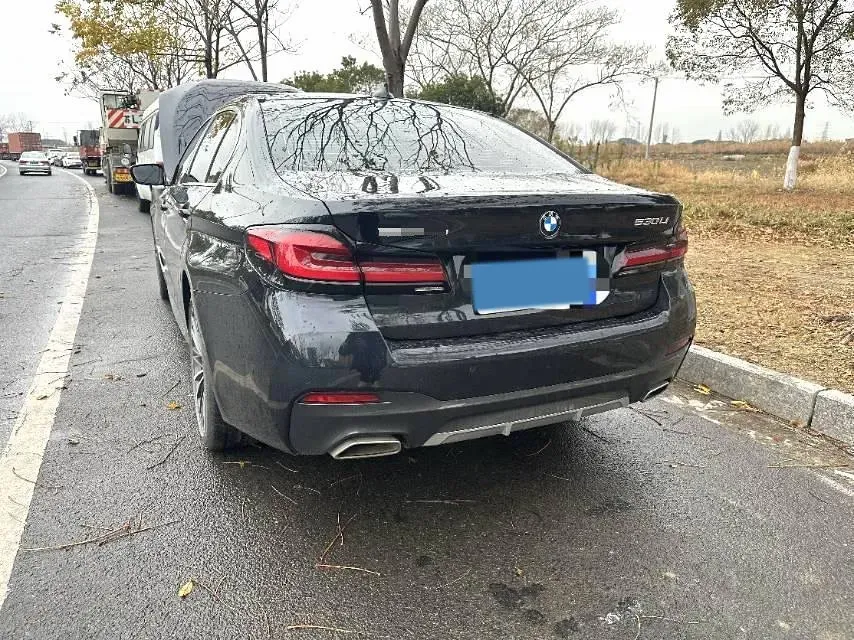 2022 BMW 5 Series 2.0T 252HP L4 8AT,autocango,china used car exporter,china ev exporter,chinese used car exporter,chinese used ev exporter