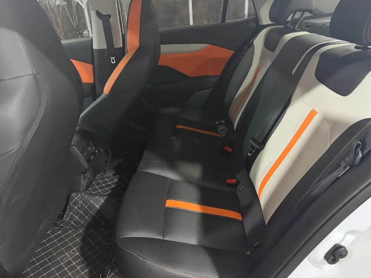 2023 DongFeng Aeolus YiXuan 1.5L 125HP L4 6DCT,autocango,china used car exporter,china ev exporter,chinese used car exporter,chinese used ev exporter