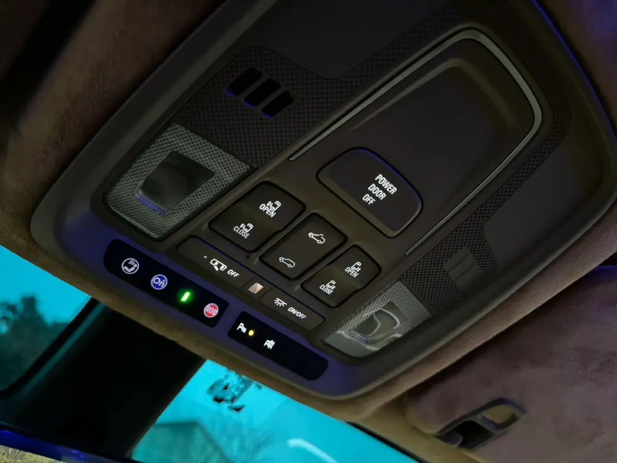 2020 Buick GL8 2.0T 237HP L4 9AT,autocango,china used car exporter,china ev exporter,chinese used car exporter,chinese used ev exporter