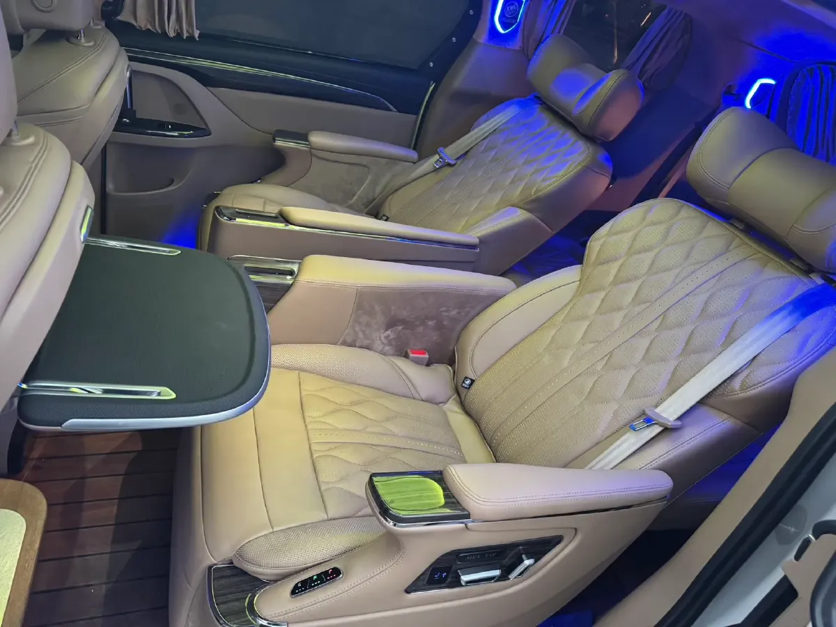 2020 Buick GL8 2.0T 237HP L4 9AT,autocango,china used car exporter,china ev exporter,chinese used car exporter,chinese used ev exporter