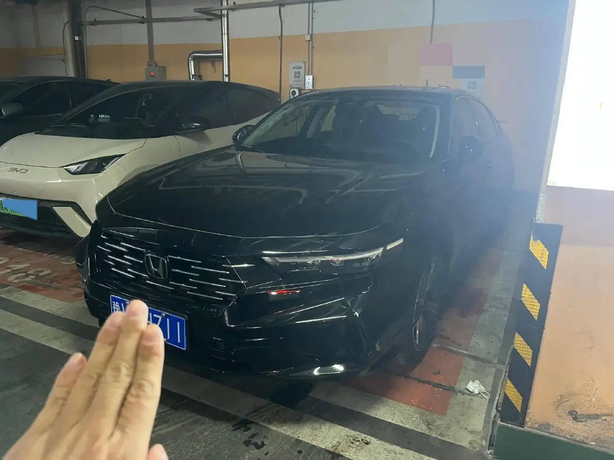 2025 Honda Accord 1.5T 192HP L4 CVT