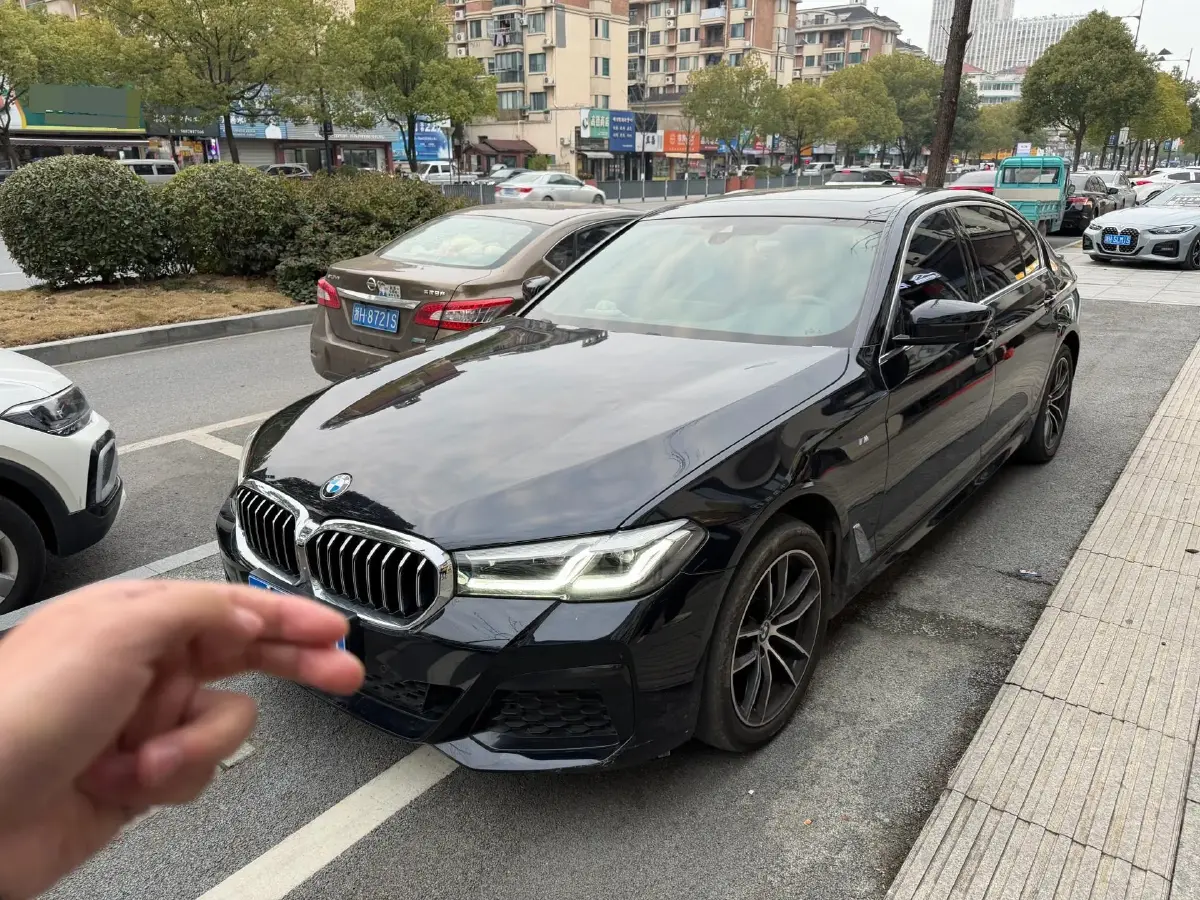 2022 BMW 5 Series 2.0T 184HP L4 8AT