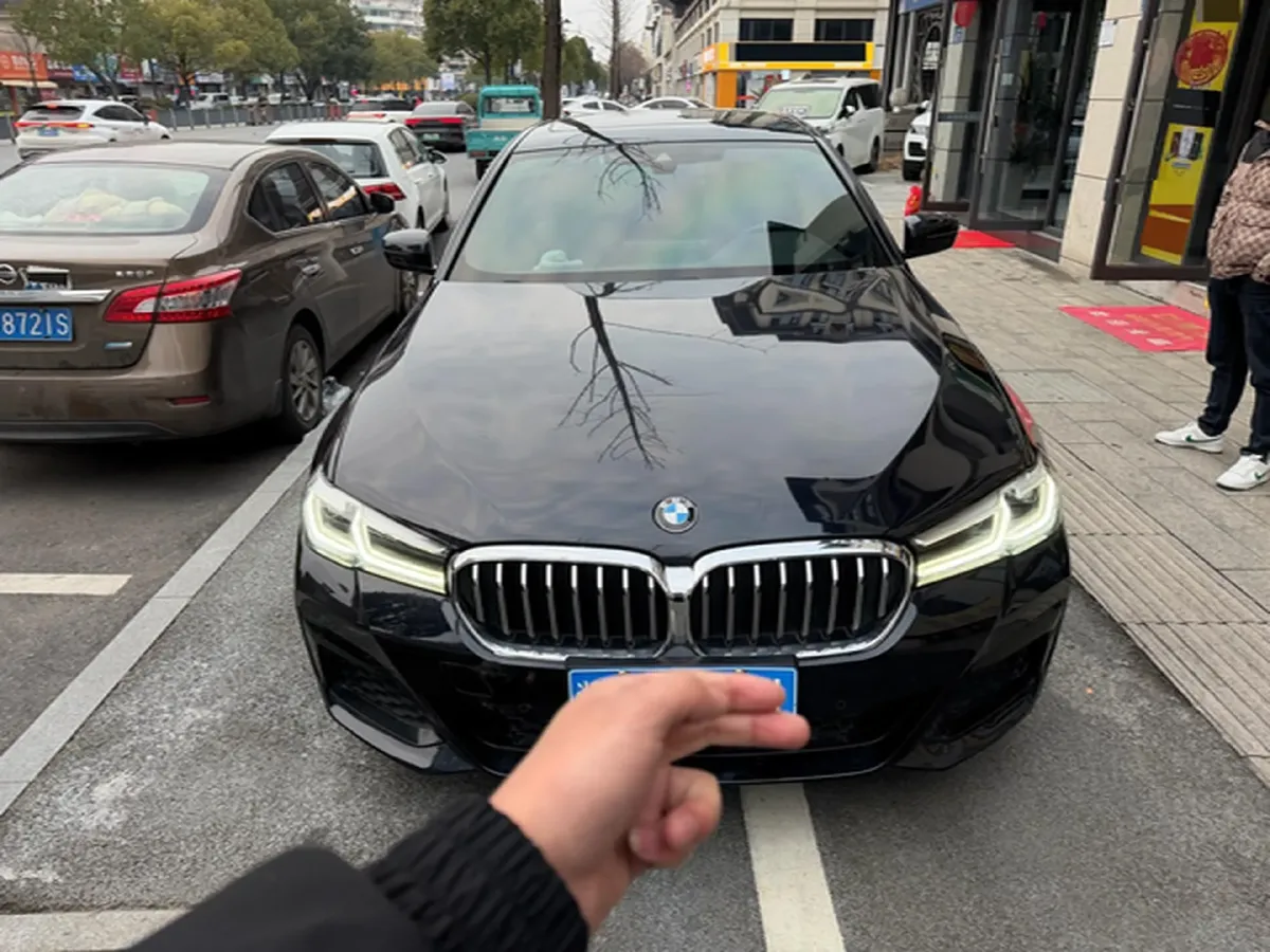 2022 BMW 5 Series 2.0T 184HP L4 8AT,autocango,china used car exporter,china ev exporter,chinese used car exporter,chinese used ev exporter