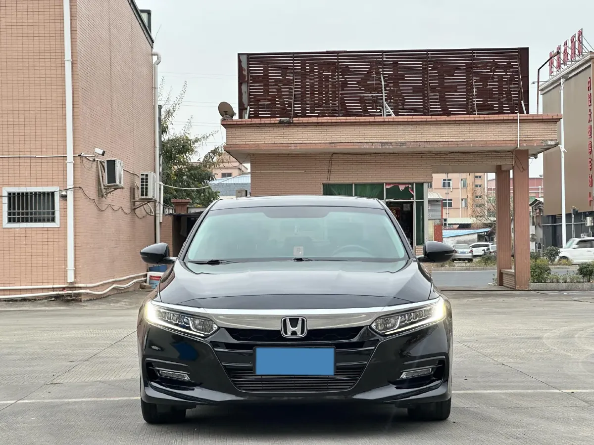 2018 Honda Accord 1.5T 194HP L4 CVT,autocango,china used car exporter,china ev exporter,chinese used car exporter,chinese used ev exporter