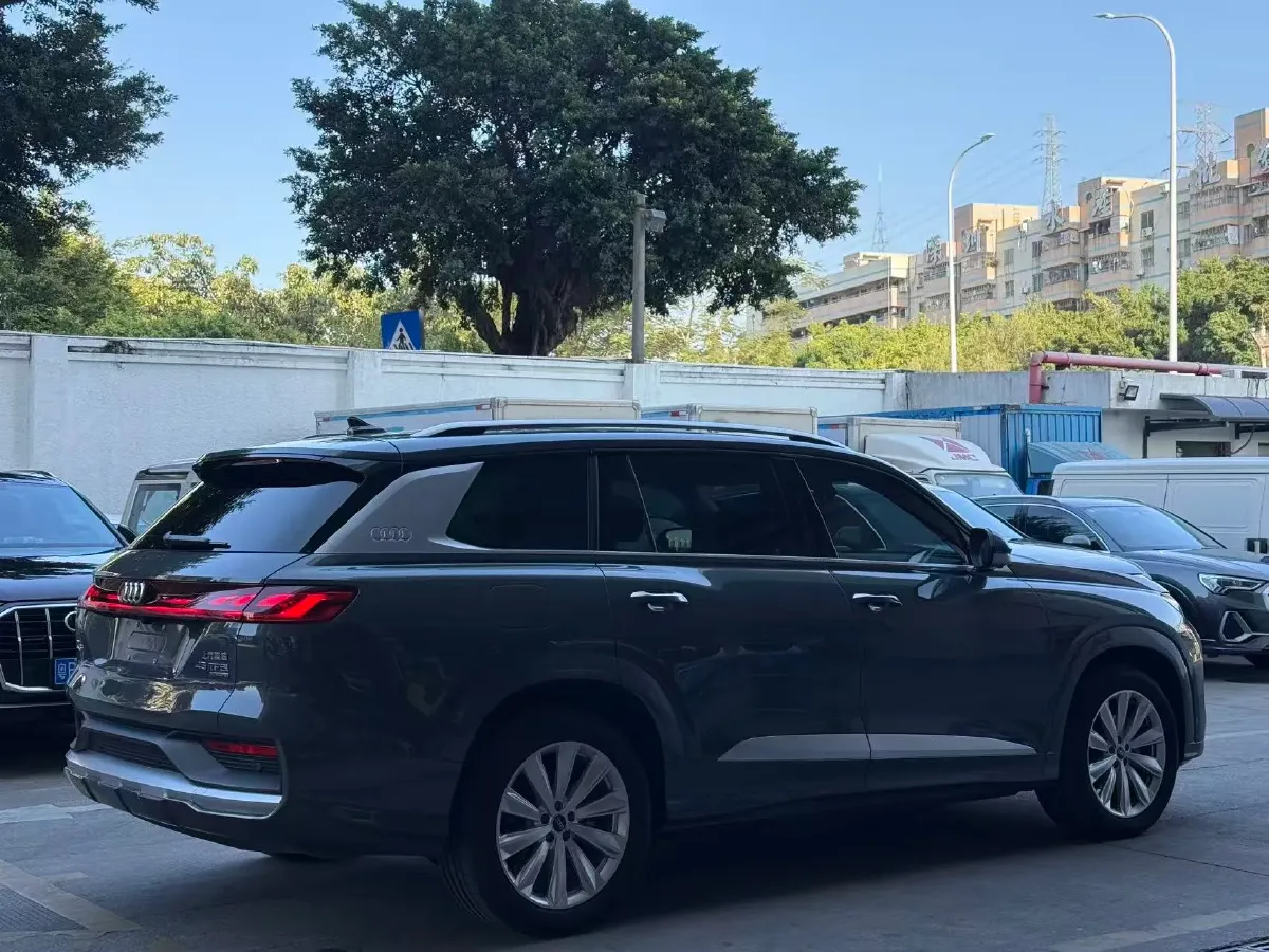 2024 Audi Q6 2.0T 265HP L4 7DCT,autocango,china used car exporter,china ev exporter,chinese used car exporter,chinese used ev exporter