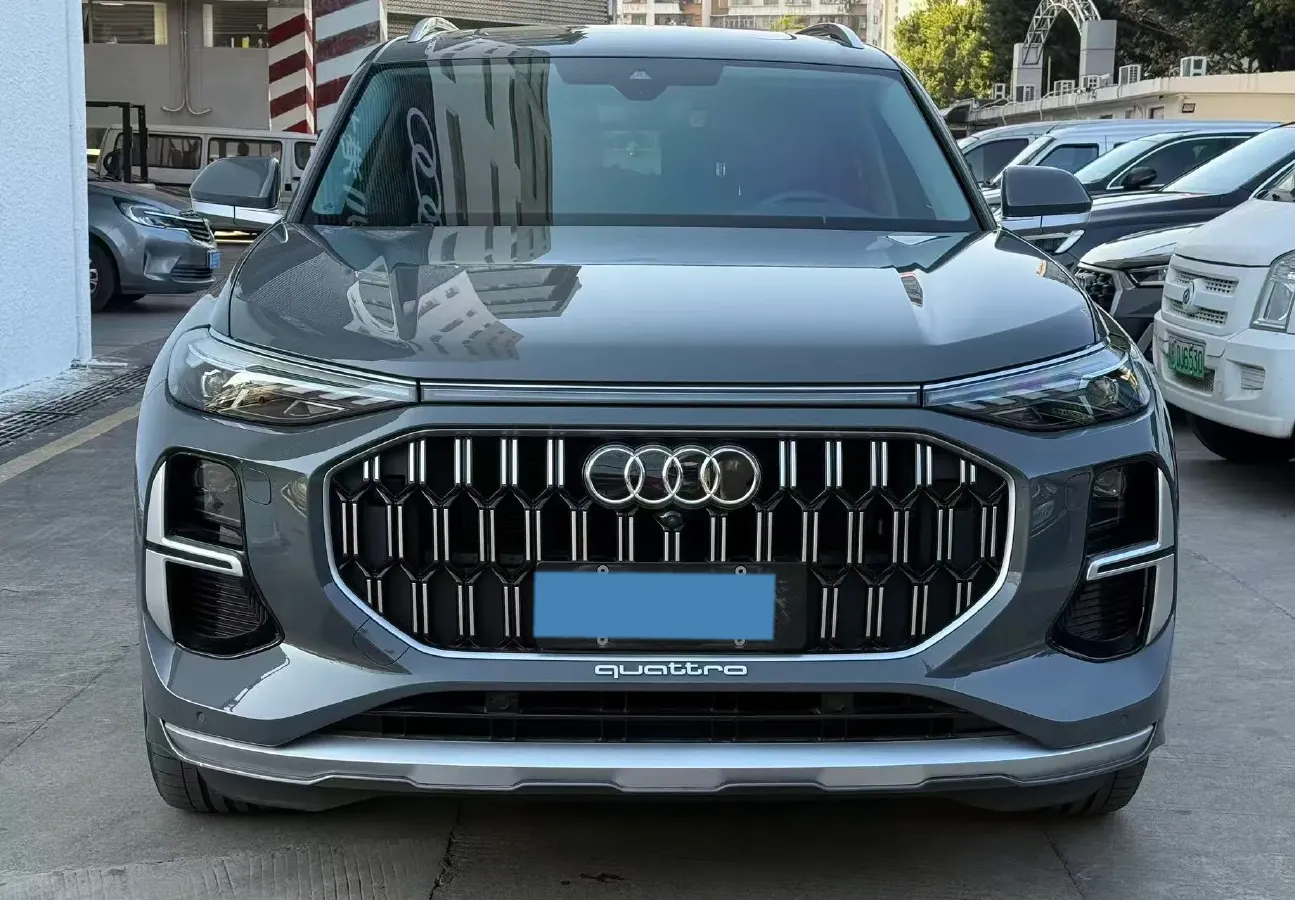 2024 Audi Q6 2.0T 265HP L4 7DCT,autocango,china used car exporter,china ev exporter,chinese used car exporter,chinese used ev exporter