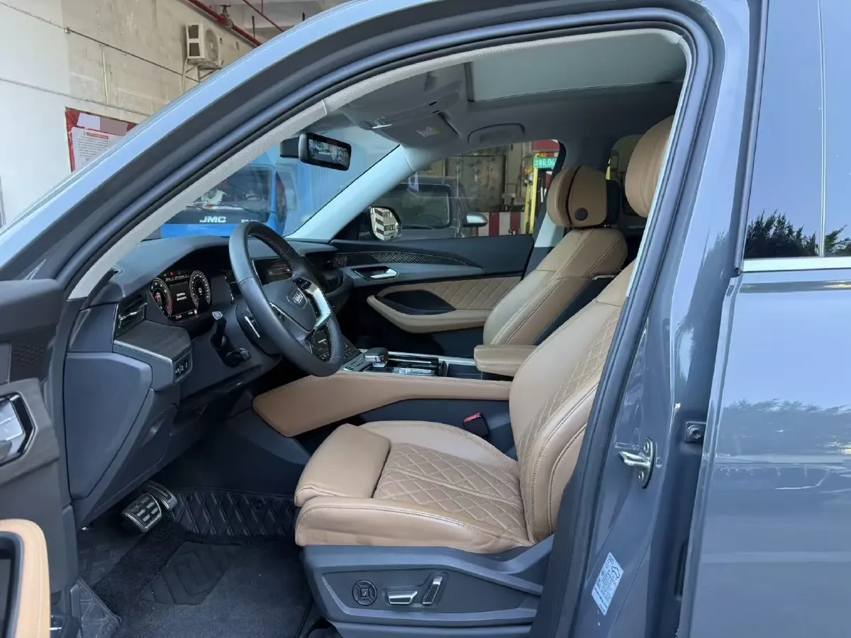 2024 Audi Q6 2.0T 265HP L4 7DCT,autocango,china used car exporter,china ev exporter,chinese used car exporter,chinese used ev exporter