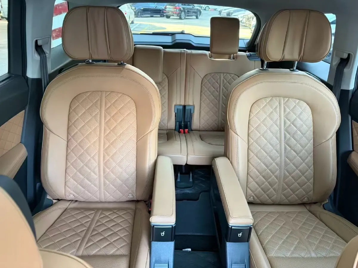 2024 Audi Q6 2.0T 265HP L4 7DCT,autocango,china used car exporter,china ev exporter,chinese used car exporter,chinese used ev exporter