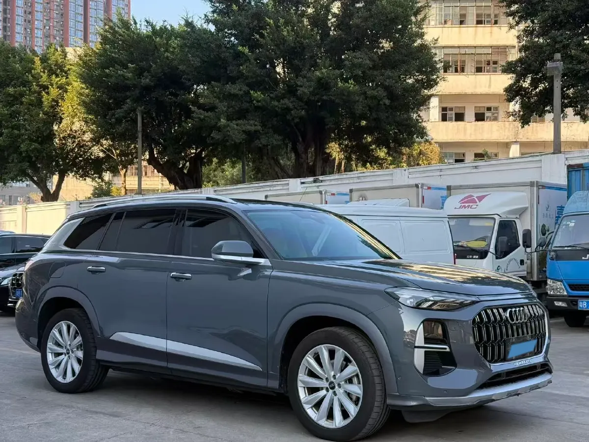 2024 Audi Q6 2.0T 265HP L4 7DCT,autocango,china used car exporter,china ev exporter,chinese used car exporter,chinese used ev exporter