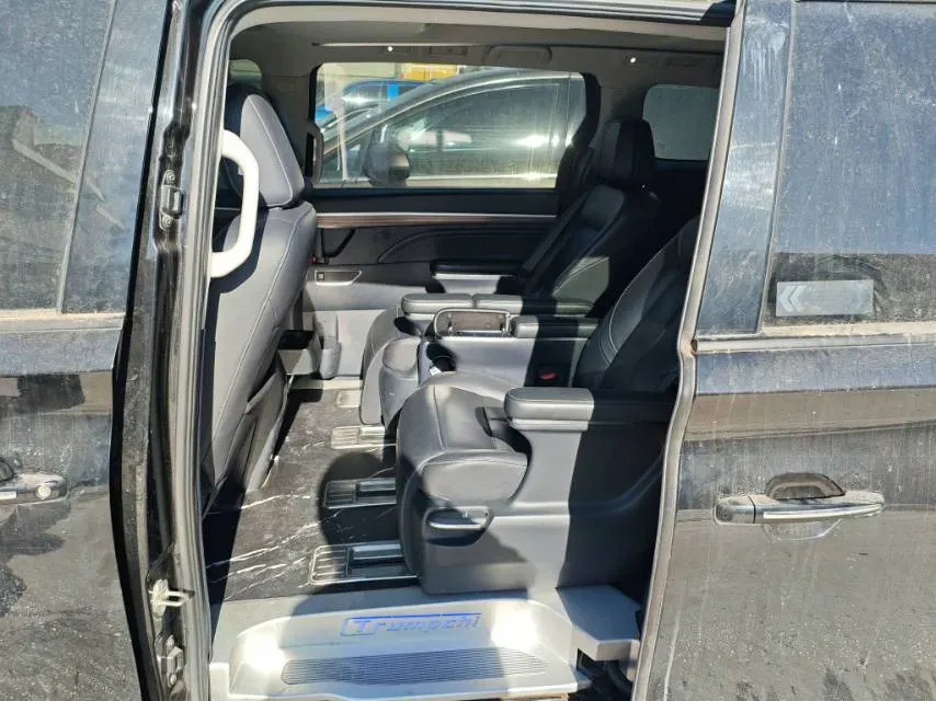 2021 GAC Trumpchi M8 2.0T 252HP L4 8AT,autocango,china used car exporter,china ev exporter,chinese used car exporter,chinese used ev exporter