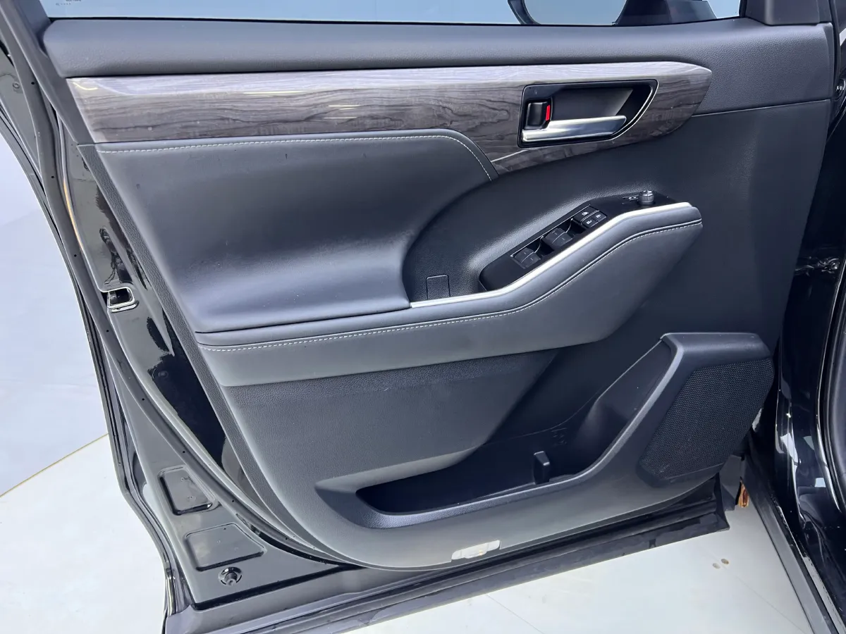 2024 Toyota Crown Kluger 2.5L 189HP L4 E-CVT Hybrid,autocango,china used car exporter,china ev exporter,chinese used car exporter,chinese used ev exporter