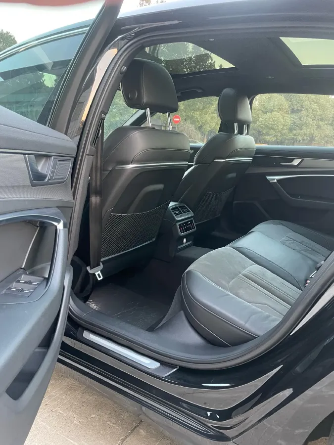 2019 Mercedes-Benz E Class 1.5T 184HP L4 9AT,autocango,china used car exporter,china ev exporter,chinese used car exporter,chinese used ev exporter