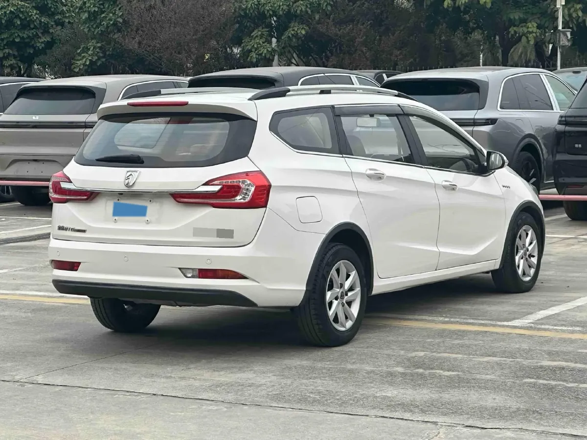 2017 BaoJun 310W 1.5L 112HP L4 6MT,autocango,china used car exporter,china ev exporter,chinese used car exporter,chinese used ev exporter