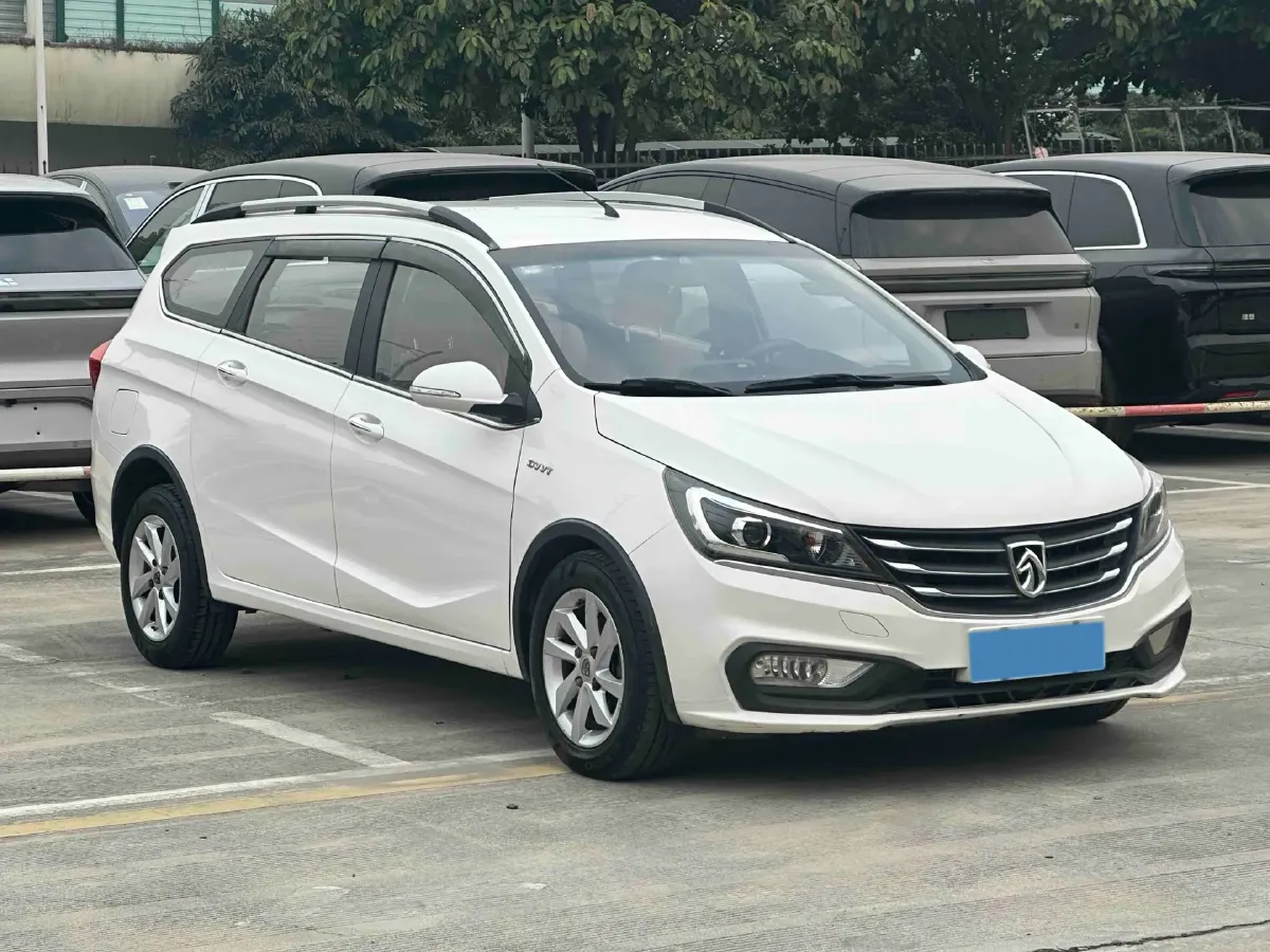 2017 BaoJun 310W 1.5L 112HP L4 6MT,autocango,china used car exporter,china ev exporter,chinese used car exporter,chinese used ev exporter